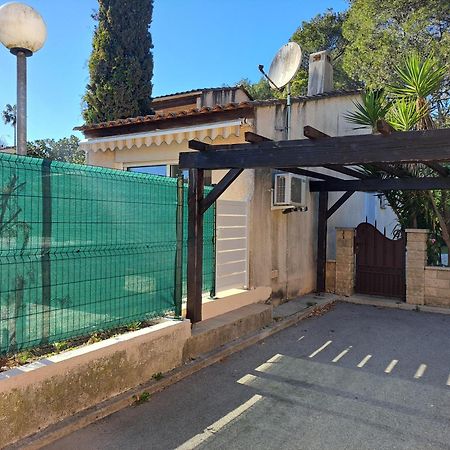 Maisonnette Au Milieu Des Pins Mougins Luaran gambar
