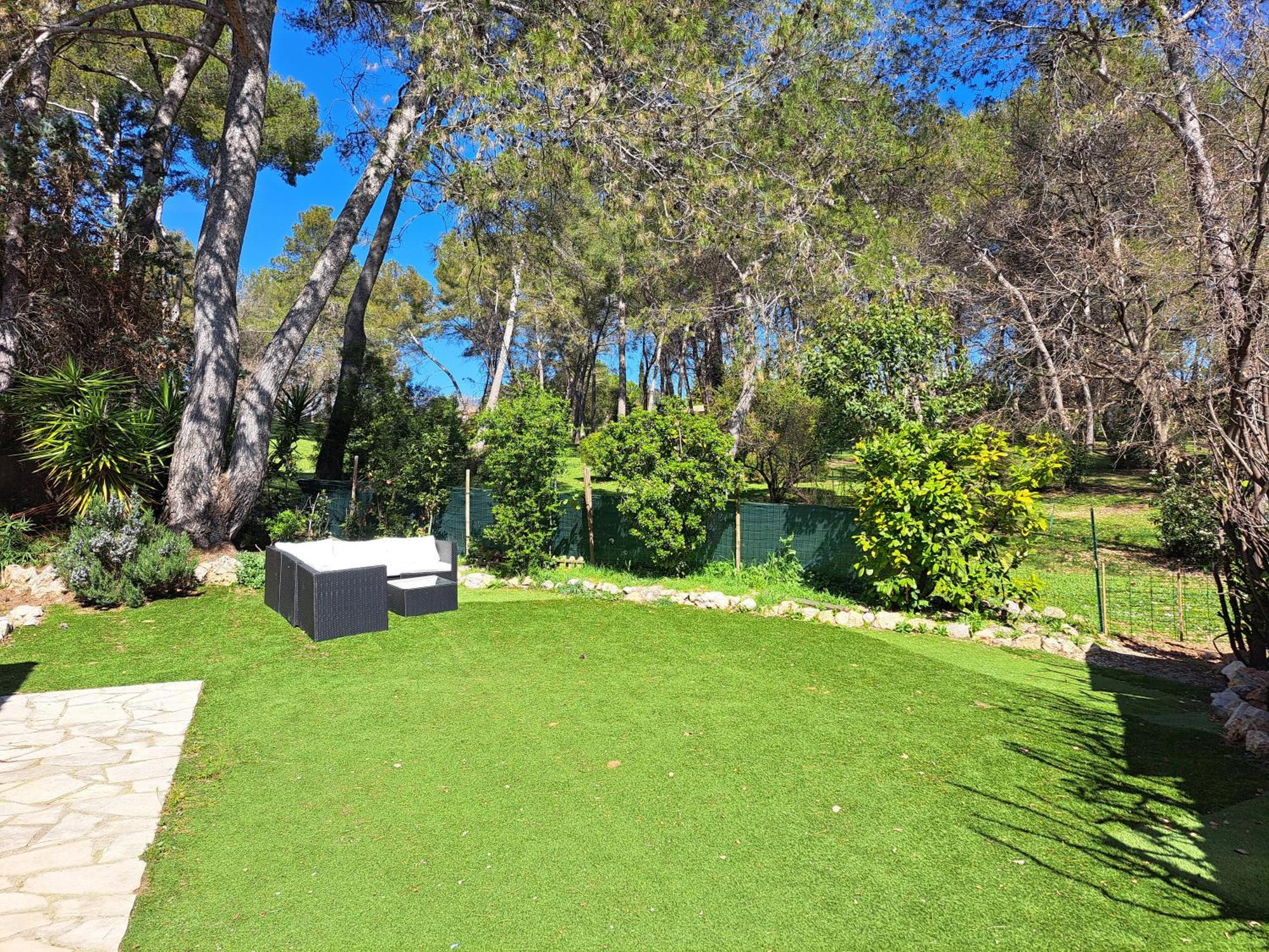 Maisonnette Au Milieu Des Pins Mougins Luaran gambar